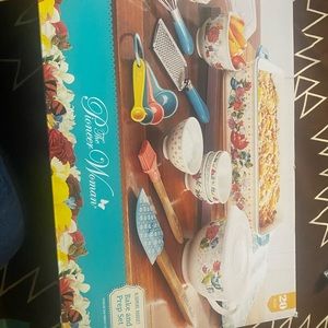 Pioneer women 20 piece set